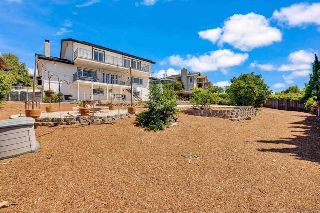 133 Helen Way, Escondido CA: https://media.crmls.org/mediaz/e465da9f-8255-47a1-907a-a45f38e3f09a.jpg
