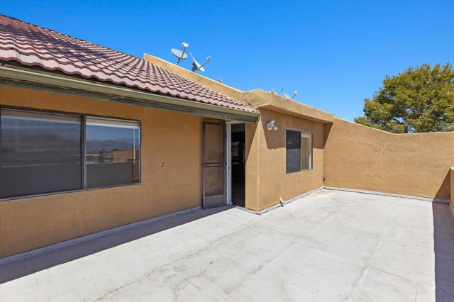 32200 Cathedral Canyon Drive, Cathedral City CA: https://media.crmls.org/mediaz/e465ff2c-85e4-45d5-9e02-14041dab25f9.jpg