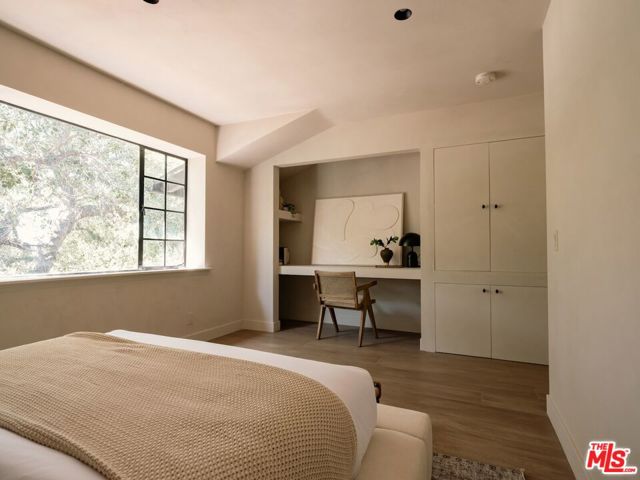 4790 Galendo Street, Woodland Hills CA: https://media.crmls.org/mediaz/e466a021-0b3a-468f-bd27-17536cbb691a.jpg