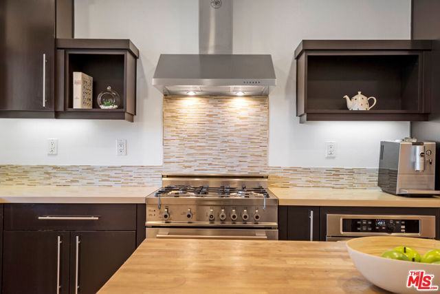 13045 Pacific Promenade, Playa Vista CA: https://media.crmls.org/mediaz/e466faca-9c4e-4a99-9b48-1ce74c624d12.jpg