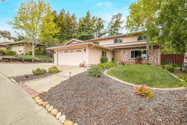 11868 Bloomington Way, Dublin CA: https://media.crmls.org/mediaz/e467d289-f178-4ba3-a70f-a870b4ba2363.jpg