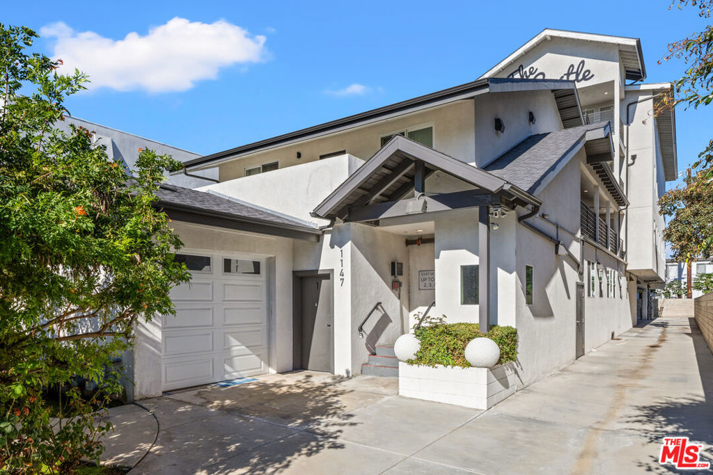 1147 W 37th Street #2