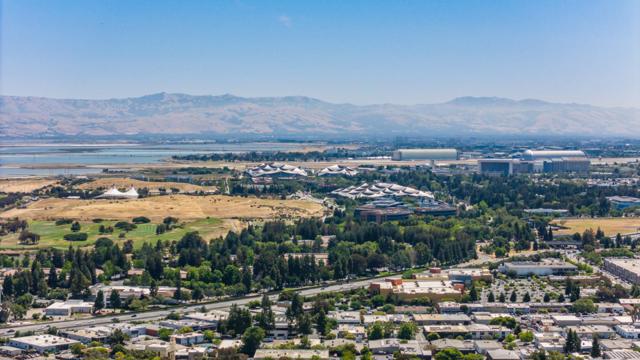 821 E Meadow Drive, Palo Alto CA: https://media.crmls.org/mediaz/e4682288-456f-4c12-90be-13f04e36ad16.jpg