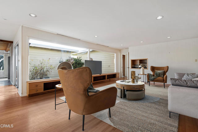 Detail Gallery Image 12 of 59 For 329 Mariposa Dr, Ventura,  CA 93001 - 4 Beds | 3 Baths