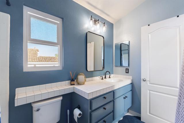 Detail Gallery Image 35 of 46 For 633 Cantara Ln, Vista,  CA 92081 - 3 Beds | 2/1 Baths