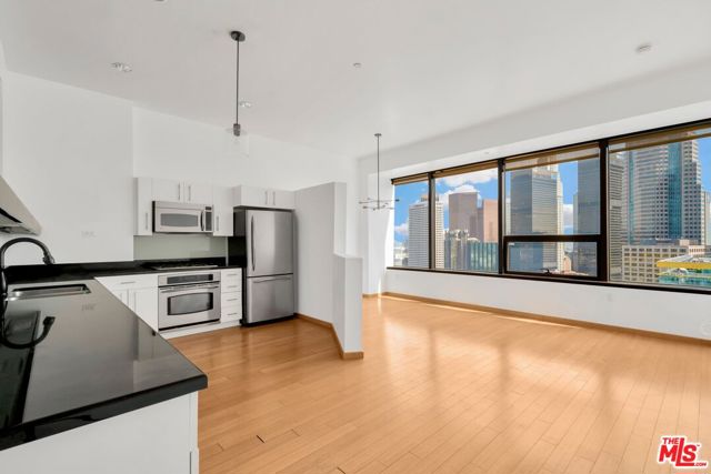 1100 Wilshire Boulevard, Los Angeles CA: https://media.crmls.org/mediaz/e4692c0e-6df2-4eff-af7f-04ad9f402c49.jpg