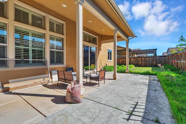 3602 Levanto Way, Manteca CA: https://media.crmls.org/mediaz/e4693e56-358d-404b-a216-f03597b27545.jpg