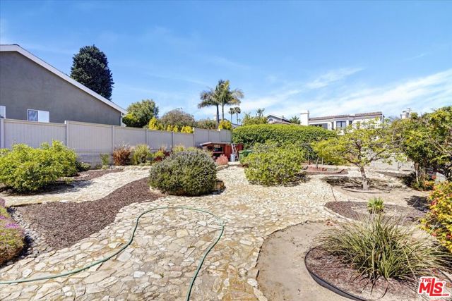 1643 GATES Avenue, Manhattan Beach, California 90266, 3 Bedrooms Bedrooms, ,1 BathroomBathrooms,Residential,Sold,GATES,22143250