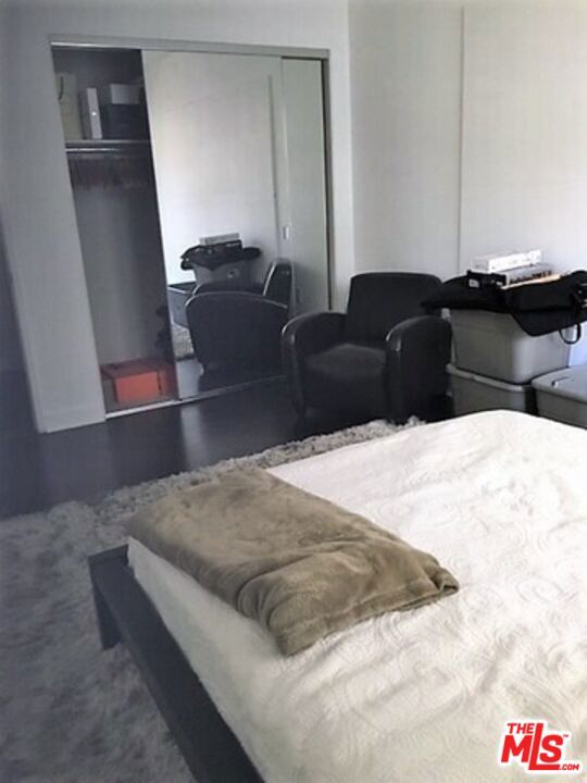 21301 ERWIN Street, Woodland Hills CA: https://media.crmls.org/mediaz/e46a9973-730a-4e4e-be14-69bdd28392e0.jpg
