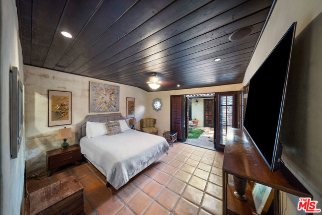 6615 Emmet Terrace, Los Angeles CA: https://media.crmls.org/mediaz/e46af894-77aa-4d8e-beb1-3b2f04090c71.jpg