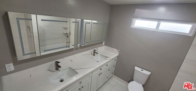 Image 15 of 25 For 20454 Strathern Street