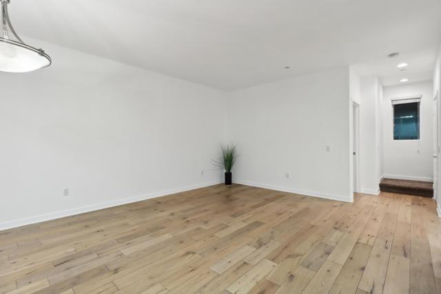4537 Rainier, San Diego CA: https://media.crmls.org/mediaz/e46bb4de-b3fd-4553-bbc7-9074831fbe5c.jpg
