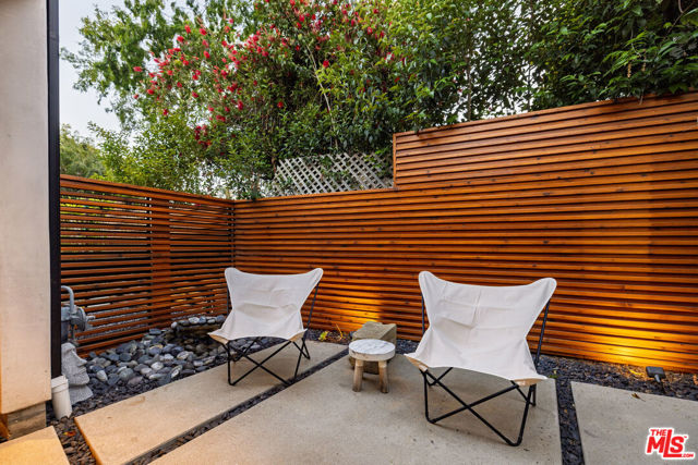 1274 San Miguel Avenue, Santa Barbara CA: https://media.crmls.org/mediaz/e46d08ad-ad65-459a-b88d-d260697d7b20.jpg