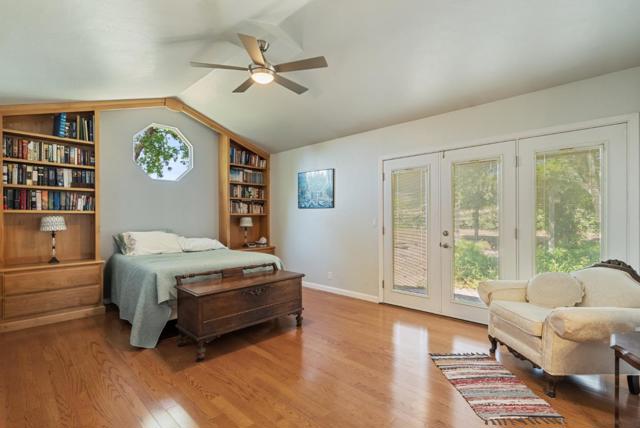 141 Holliday Drive, Hollister CA: https://media.crmls.org/mediaz/e46d286f-0ff5-4792-a957-cc0c3d0109e1.jpg