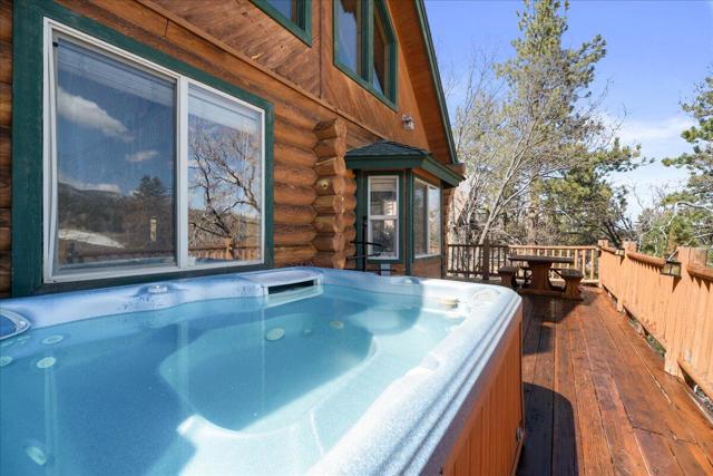 1351 Balsam Drive, Big Bear CA: https://media.crmls.org/mediaz/e46d2f57-e4ff-4d2e-ab00-efc069c96cd4.jpg