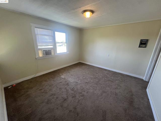 619 W 6Th St, Antioch CA: https://media.crmls.org/mediaz/e46d9bce-033d-44a9-8b03-c9d8547ac393.jpg
