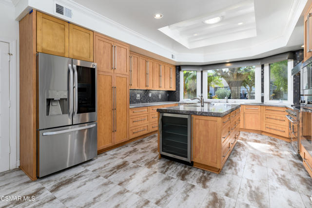 29515 Weeping Willow Drive, Agoura Hills CA: https://media.crmls.org/mediaz/e46e3da0-61c3-4ffa-8924-053de93d923d.jpg