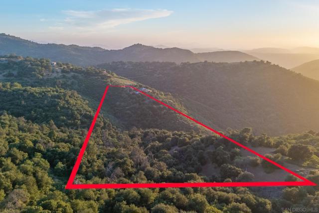 3890 Eagle Ridge, Julian CA: https://media.crmls.org/mediaz/e46e44b3-825d-4af4-a52b-3b85c865dc3b.jpg