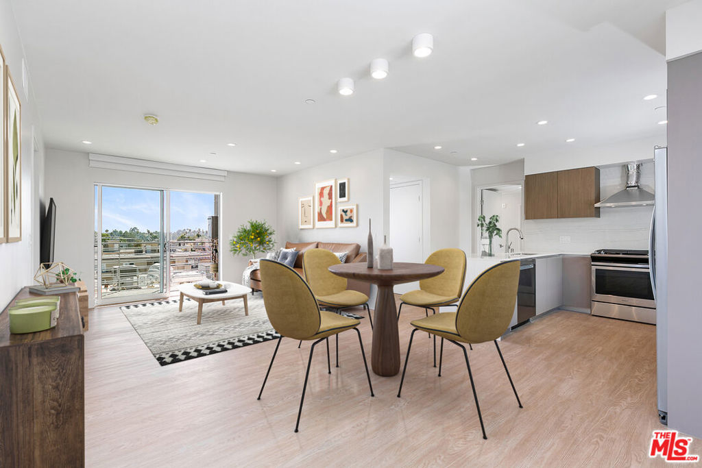 11837 Mayfield Avenue #PH5