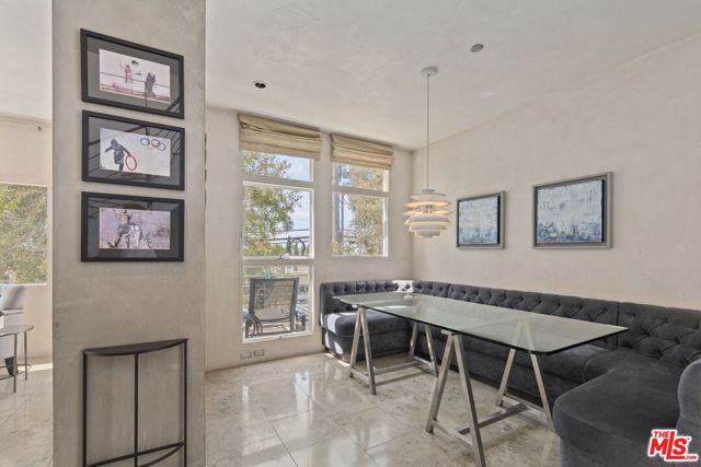 2115 3rd Street, Santa Monica CA: https://media.crmls.org/mediaz/e46e7103-81c3-498b-9c10-de6a3d6f1720.jpg