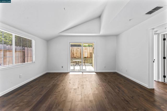 2761 Elks Way, Napa CA: https://media.crmls.org/mediaz/e46f4b7d-e61e-486f-8dbc-ec9ed768727a.jpg