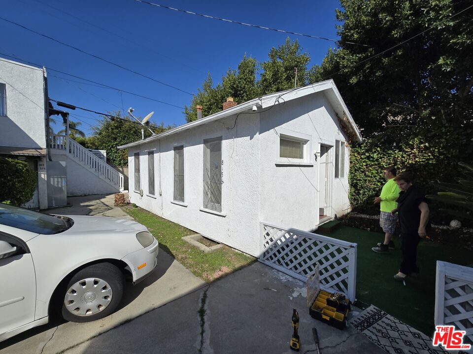 815 N POINSETTIA Place #815 1/5