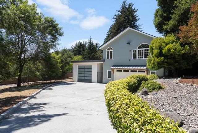 121 Day Valley Lane, Aptos CA: https://media.crmls.org/mediaz/e46fbc90-0428-4ec6-94bc-9bfc4b0e3056.jpg