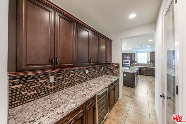 22379 Driftwood Court, Santa Clarita CA: https://media.crmls.org/mediaz/e4706d39-8227-44f9-9be2-2d09118ef0af.jpg