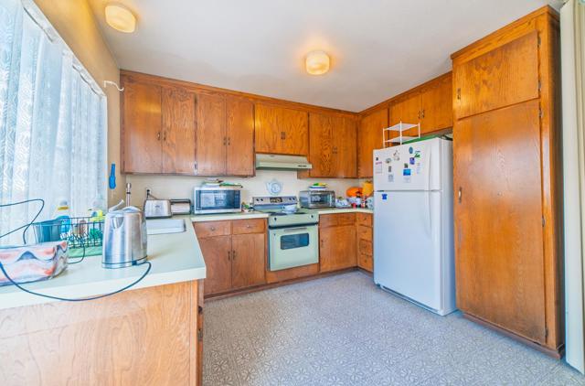 1619 Seville Street, Salinas CA: https://media.crmls.org/mediaz/e4709a8f-a124-4e3a-9c43-3b74b7494410.jpg
