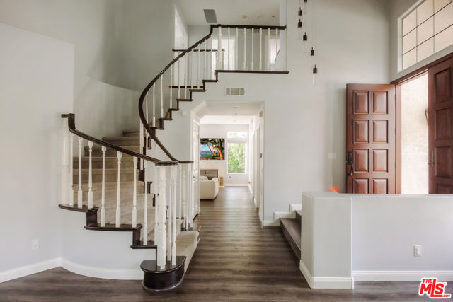 3620 Patrick Henry Place, Agoura Hills CA: https://media.crmls.org/mediaz/e470a60a-a9b1-4c30-8c3c-dbcd0bc9727a.jpg