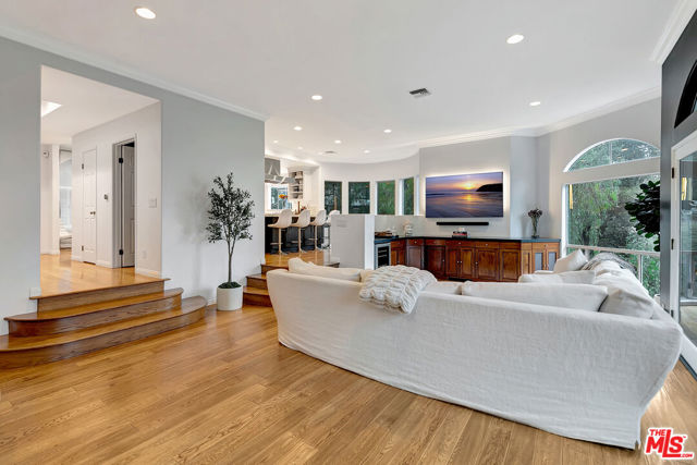 4102 Cachalote Street, Woodland Hills CA: https://media.crmls.org/mediaz/e472c6a5-9d92-4e88-9f19-bb0044207c2b.jpg