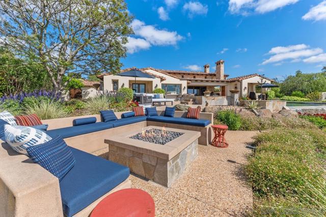 8411 Run Of The Knolls, San Diego CA: https://media.crmls.org/mediaz/e4739774-fbd5-4c17-9bd2-32710c0a7533.jpg