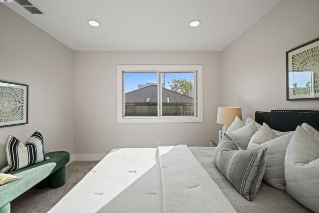 625 3rd Ave, San Bruno CA: https://media.crmls.org/mediaz/e474e72c-6ca2-47c6-bb57-4d8a2b46761d.jpg