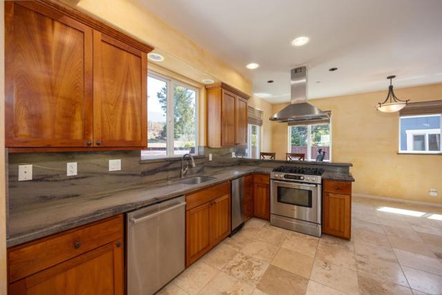 447 3rd Street, Montara CA: https://media.crmls.org/mediaz/e4752b53-57ed-4f9b-a35b-4dbe398cf8af.jpg