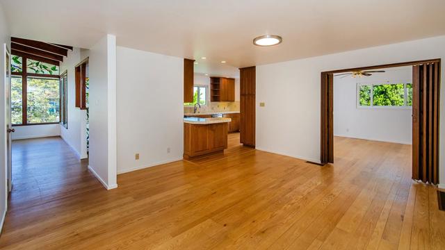 372 Elm Street, San Carlos CA: https://media.crmls.org/mediaz/e475438d-5760-4c1f-a8b8-c42ce4d44696.jpg