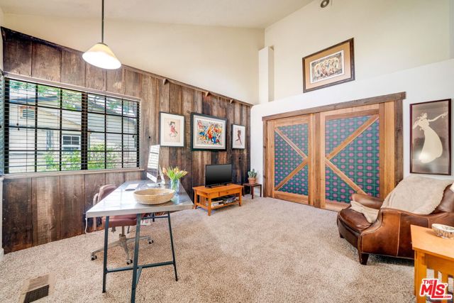 10059 RIVKIND Lane photo 5
