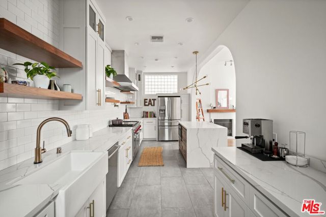 3418 Dorothy Road, Topanga CA: https://media.crmls.org/mediaz/e475c915-335f-4fc4-b9bd-0034cbb1d839.jpg