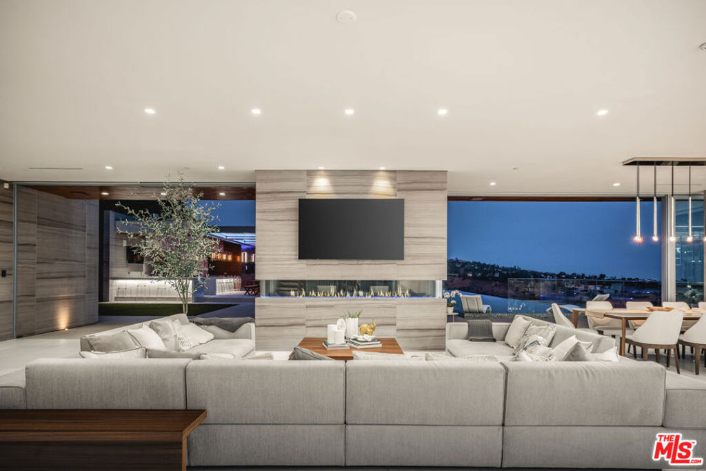 MLS #25575239 img 45