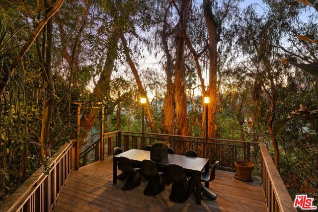 2477 Canyon Oak Drive, Los Angeles CA: https://media.crmls.org/mediaz/e476b6de-2e5b-43ae-9074-1fe6029df75e.jpg