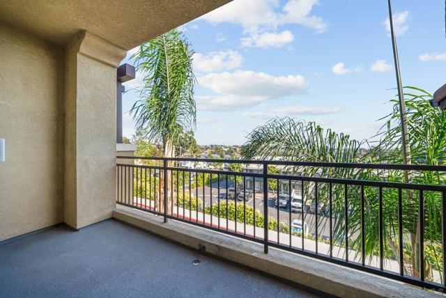 5439 Soho View Ter, San Diego CA: https://media.crmls.org/mediaz/e476f573-2cf3-4def-ac60-a76f5e974a57.jpg