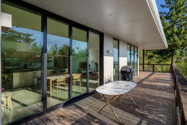 1421 Weston Road, Scotts Valley CA: https://media.crmls.org/mediaz/e4786a78-2d1e-4ba7-9df0-49165dee8319.jpg