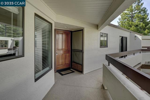 3288 Terra Granada Dr, Walnut Creek CA: https://media.crmls.org/mediaz/e4789a5d-b8c6-4c22-a240-6aab1c8461d5.jpg