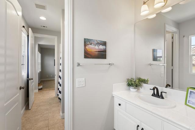 Detail Gallery Image 41 of 73 For 6257 Alverton, Carlsbad,  CA 92009 - 5 Beds | 4/1 Baths