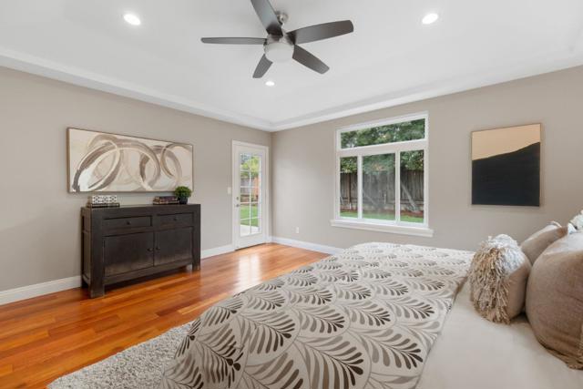 1098 Muir Way, Los Altos CA: https://media.crmls.org/mediaz/e4795497-501c-4680-a79e-71a1bf9dbfae.jpg