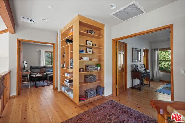 774 Old Topanga Canyon Road photo 26