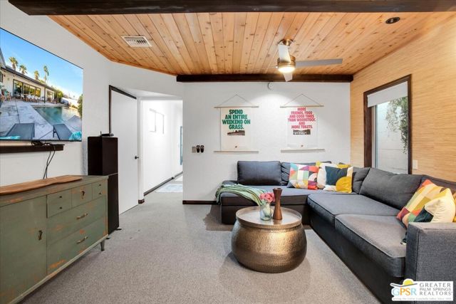 45864 Shadow Mountain Drive, Palm Desert CA: https://media.crmls.org/mediaz/e4799561-d939-45c9-9fa6-08a2e6fb1192.jpg