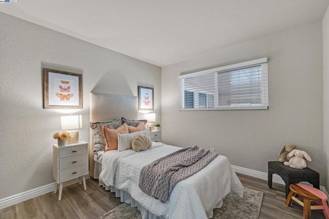 2702 Chinook Ct, Union City CA: https://media.crmls.org/mediaz/e479c878-bc9a-4810-8e37-a9c59a110865.jpg