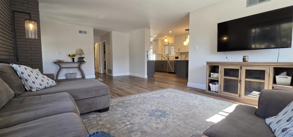 3573 Mercer - photo 4