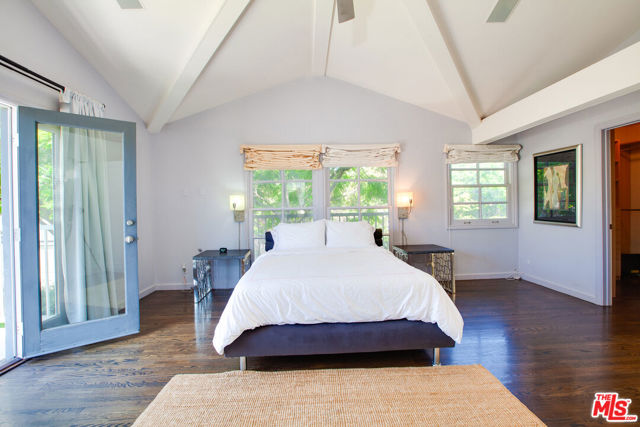 449 Westbourne Drive, West Hollywood CA: https://media.crmls.org/mediaz/e47a4f17-81ee-467d-a902-ac4ffe9d2f4a.jpg