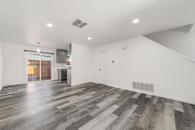 Detail Gallery Image 5 of 19 For 1477 79 14th St #1477,  Imperial Beach,  CA 91932 - 2 Beds | 1/1 Baths
